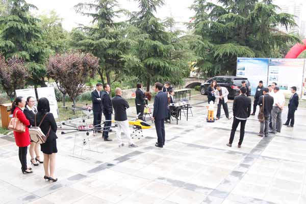 集团智能装备亮相中国(济宁)首届工业电商大会备受关注 集团智能装备亮相中国(济宁)首届工业电商大会备受关注