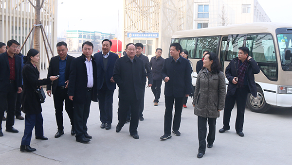 热烈欢迎山东省银监局陈颖局长一行莅临我集团参观指导 银监局 领导来访 热烈欢迎山东省银监局陈颖局长一行莅临我集团参观指导 银监局 领导来访