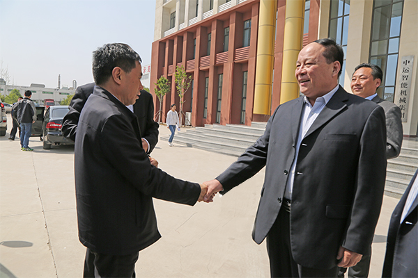 热烈欢迎鹤壁市委书记范修芳、市长郭浩一行莅临我集团参观考察 热烈欢迎鹤壁市委书记范修芳、市长郭浩一行莅临我集团参观考察