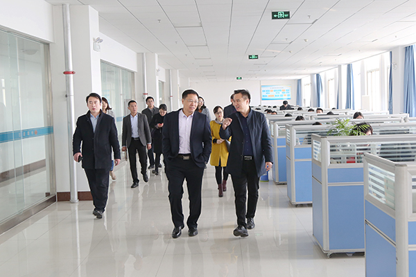 热烈欢迎曲阜师范大学领导莅临集团参观考察 热烈欢迎曲阜师范大学领导莅临集团参观考察
