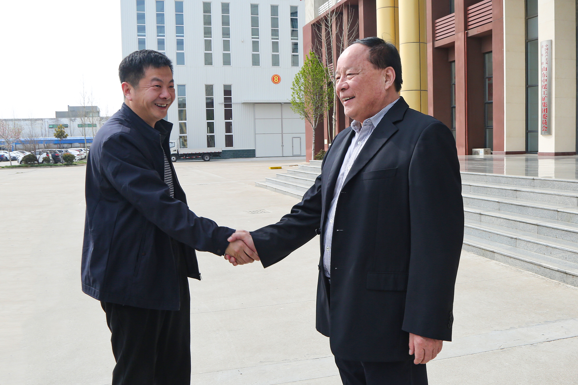 热烈欢迎济宁市技师学院领导一行莅临集团考察合作 热烈欢迎济宁市技师学院领导一行莅临集团考察合作