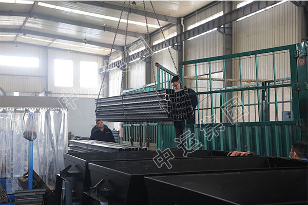 集团一批金属顶梁发往陕西 集团一批金属顶梁发往陕西