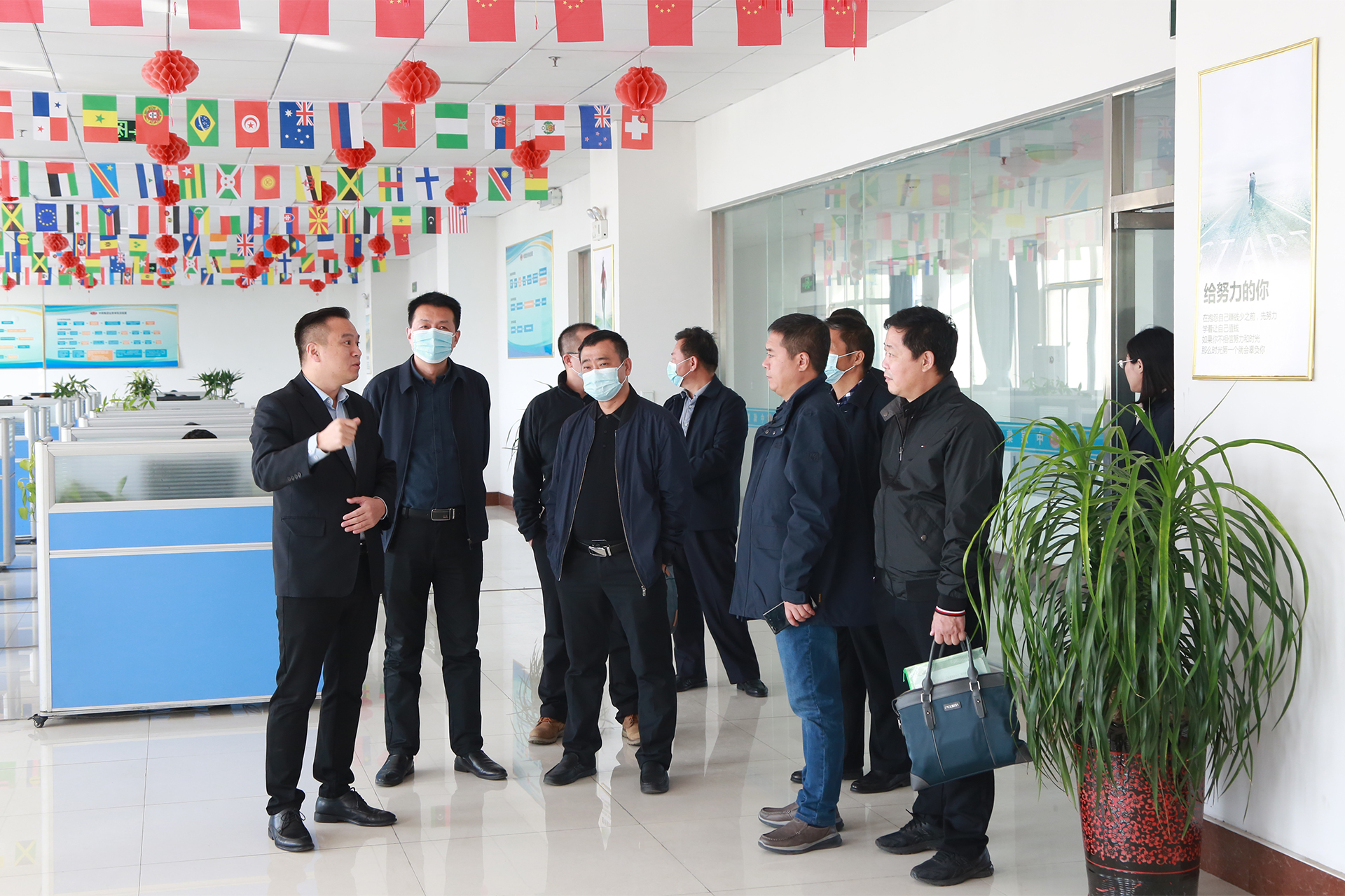 热烈欢迎珠海市人社局领导莅临集团参观考察 热烈欢迎珠海市人社局领导莅临集团参观考察
