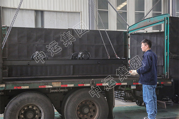 集团一批平板车、液压支柱分别发往山西长治、山东金乡 集团一批平板车、液压支柱分别发往山西长治、山东金乡